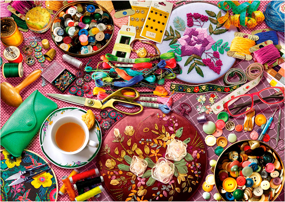 2000 pieces puzzle - The Sewing Table