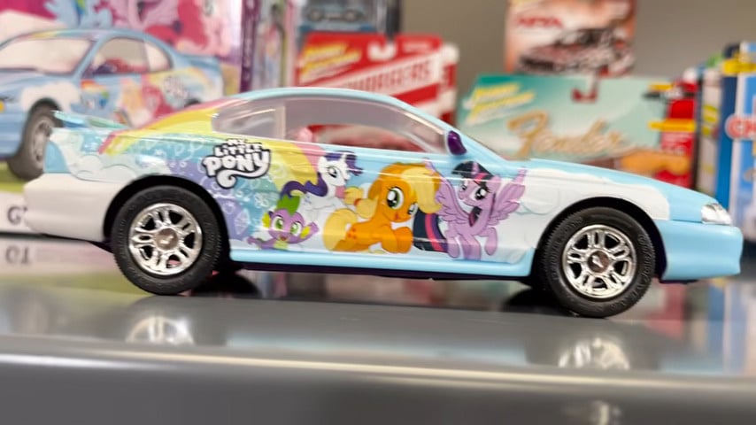AMT 1996 Ford Mustang My Little Pony 1/25 Scale 1577