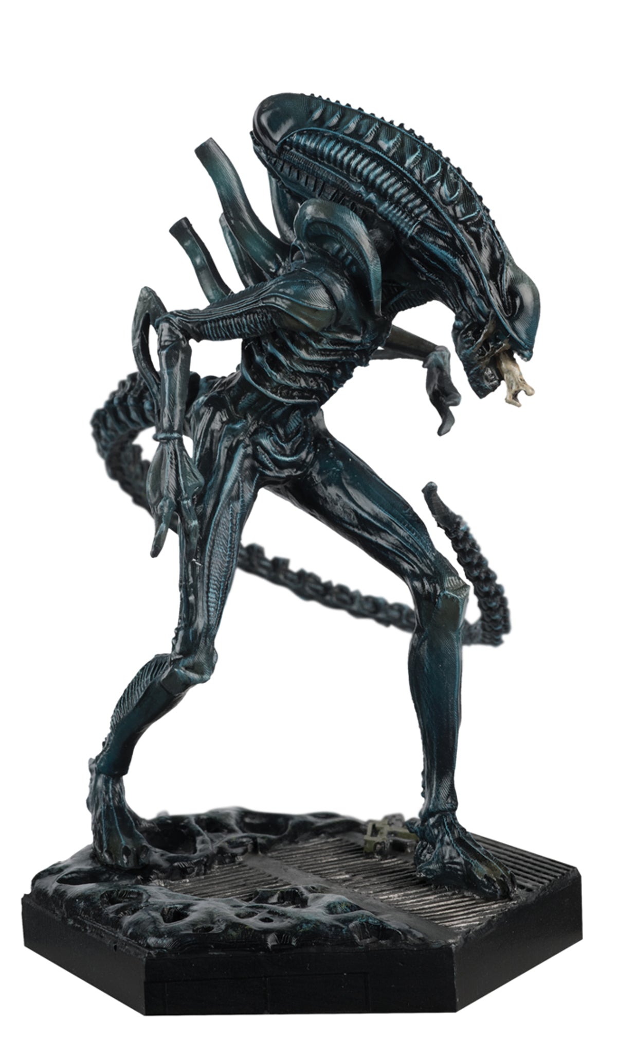 Alien and Predator Collection Xenomorph Warrior Figure with Magazine