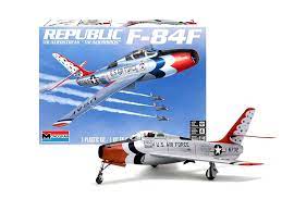 Republic F-84F Thunderstreak "Thunderbirds" 1:48 Scale Model Plastic Kit