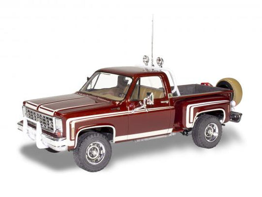 1976 Chevy Sport Stepside Pickup 4X4 Scale: 1/24